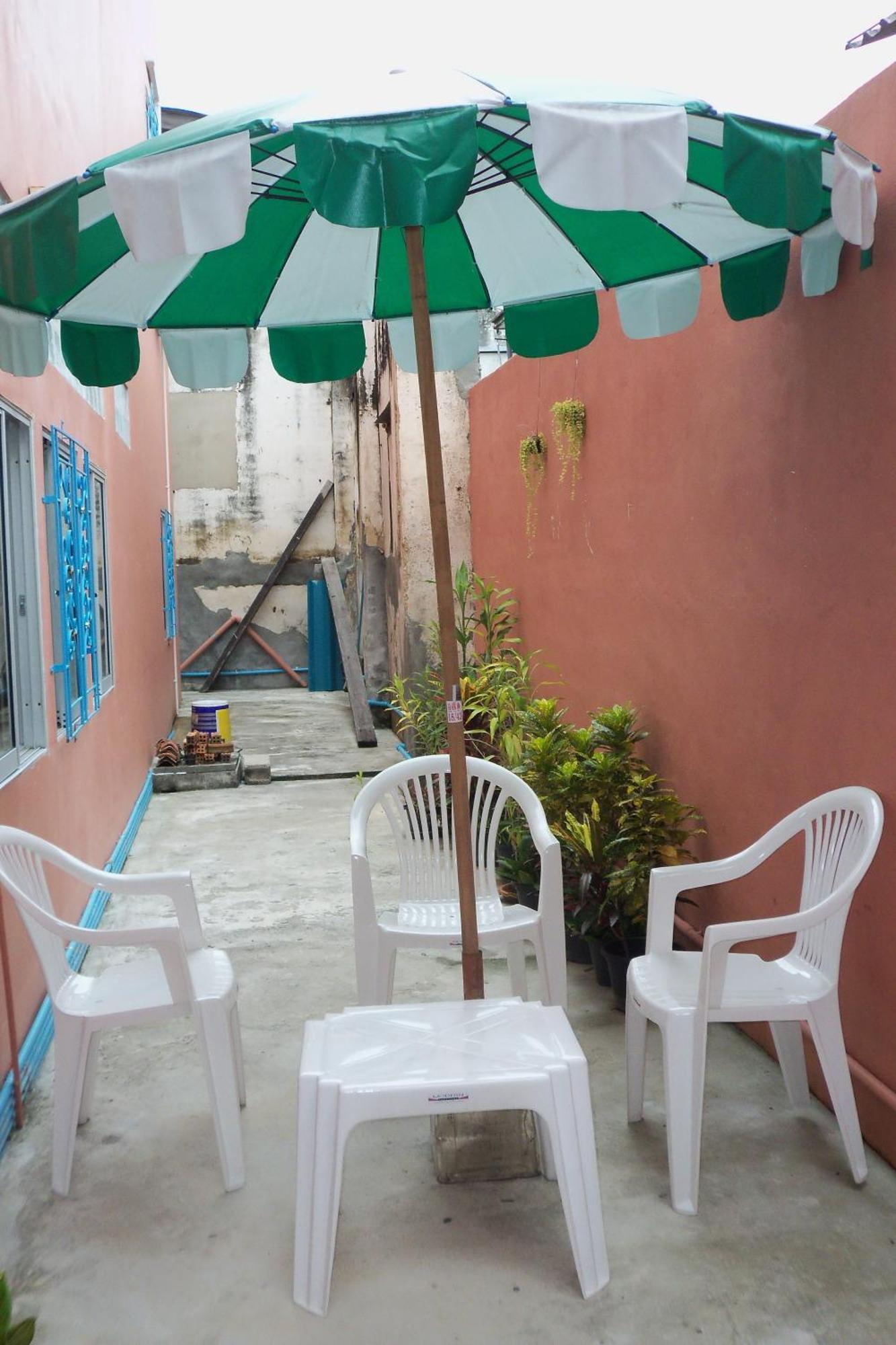 D'S Corner & Guesthouse Phuket Ngoại thất bức ảnh