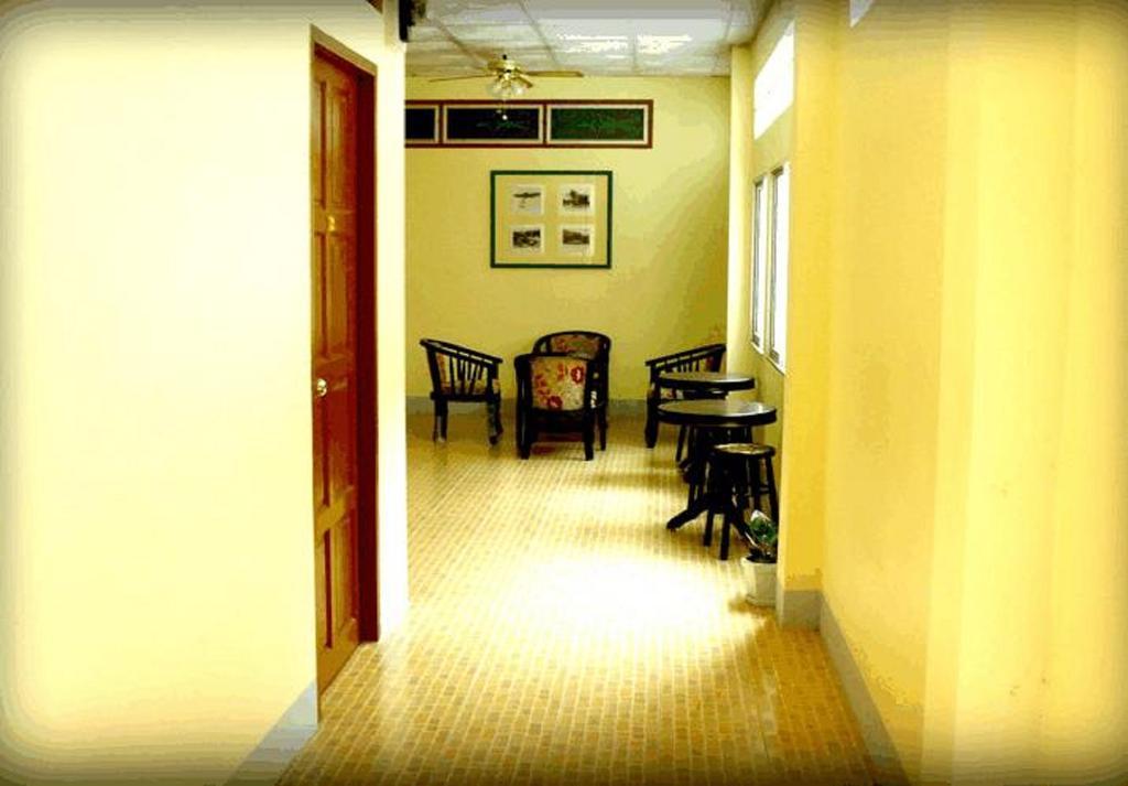 D'S Corner & Guesthouse Phuket Ngoại thất bức ảnh
