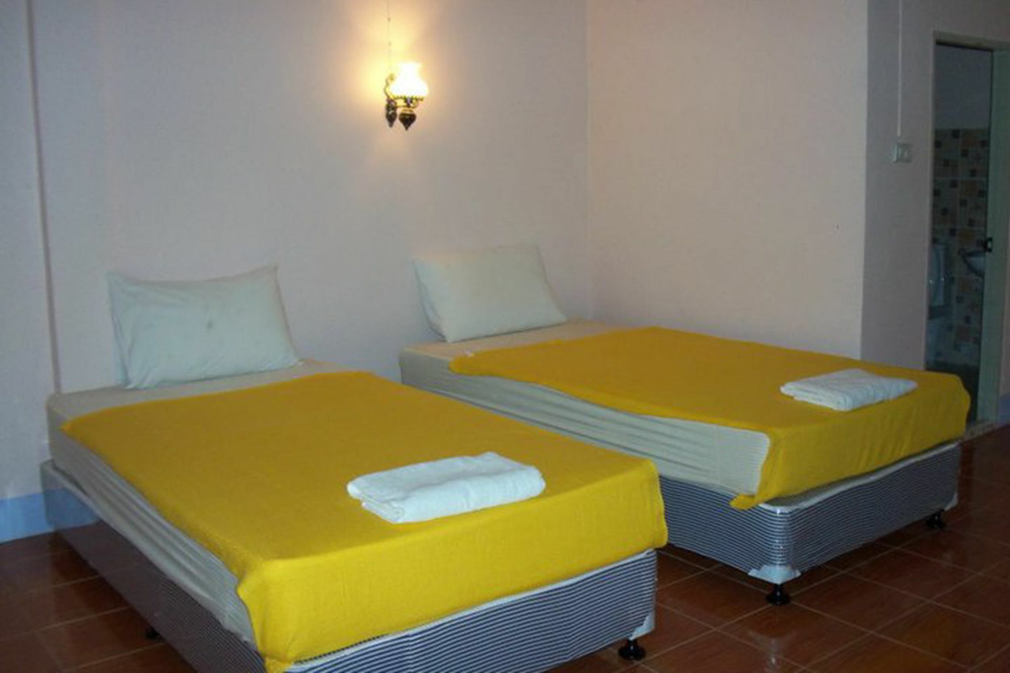 D'S Corner & Guesthouse Phuket Ngoại thất bức ảnh