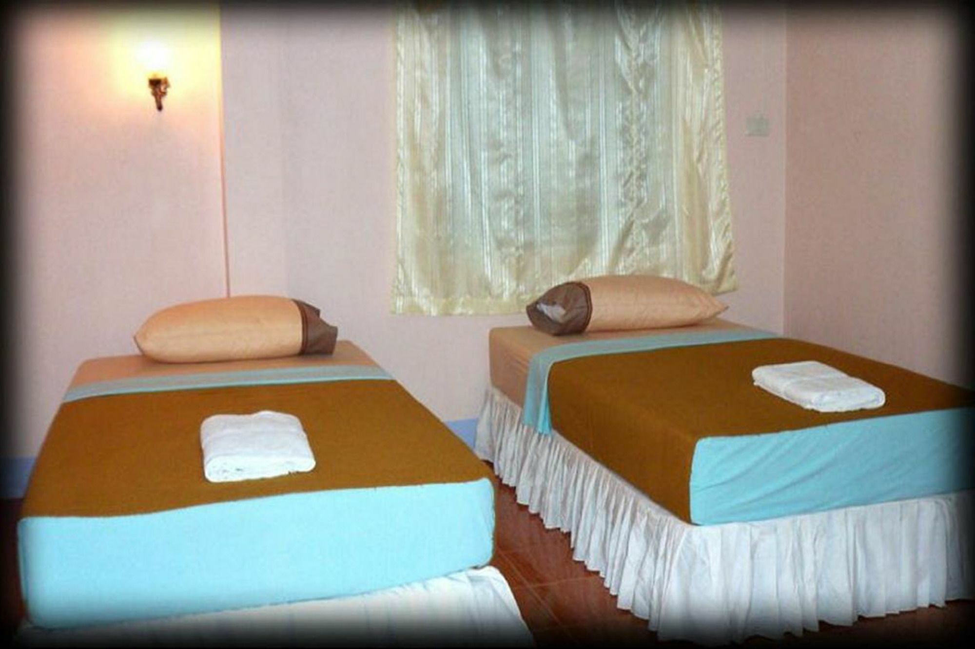 D'S Corner & Guesthouse Phuket Ngoại thất bức ảnh